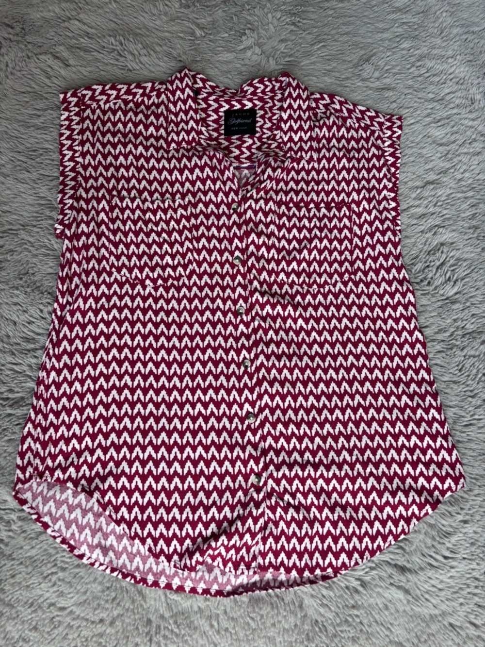 Jachs Girlfriend New York Chevron Button-Down Top in Red and White M